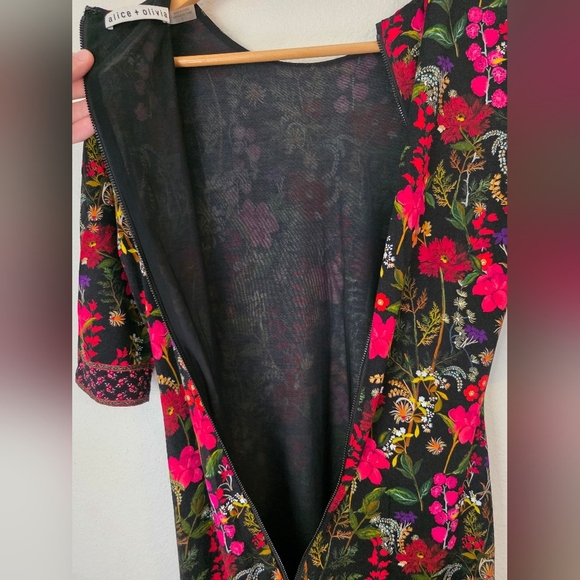Alice and Olivia "Delora" fitted dress, Colorful floral pattern, Size 8 - Picture 7 of 12